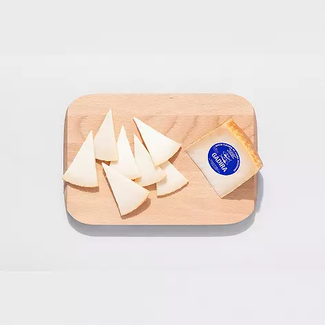 Queso madurado con hueva de Atún 2