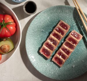 Tataki-de-atun-rojo-salvaje-de-almadraba