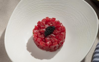 El arte del Tartar: Aliños, texturas y el toque maestro para brillar en casa
