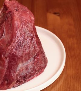 Mormo de Atún Rojo Salvaje de Almadraba con Cremoso de Trufa y Foie a la Parrilla